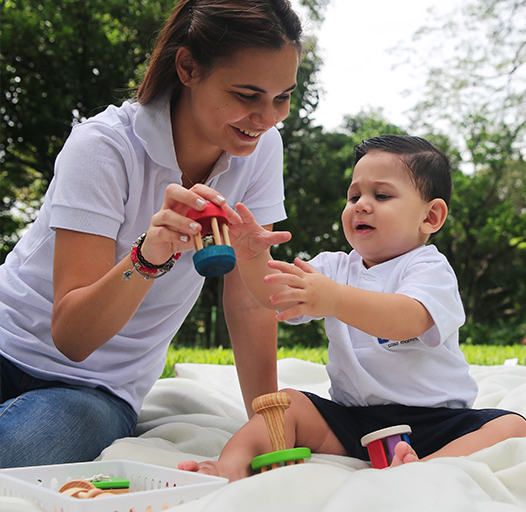 Maestra e niño