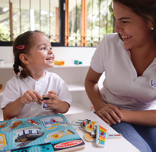 Maestra y niña